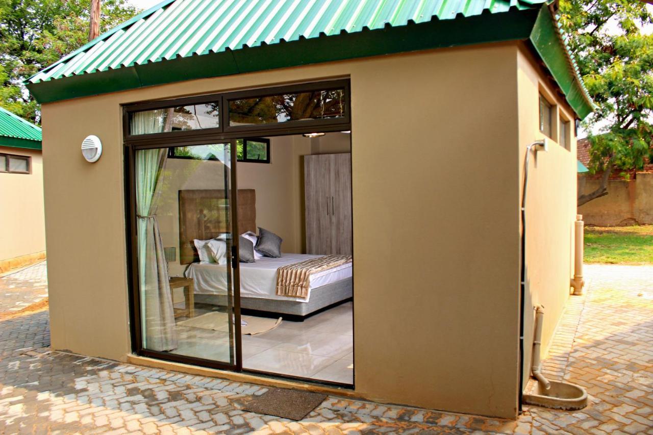 Zoe Bush Lodge Pretoria Exterior photo
