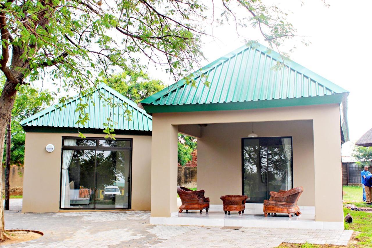 Zoe Bush Lodge Pretoria Exterior photo