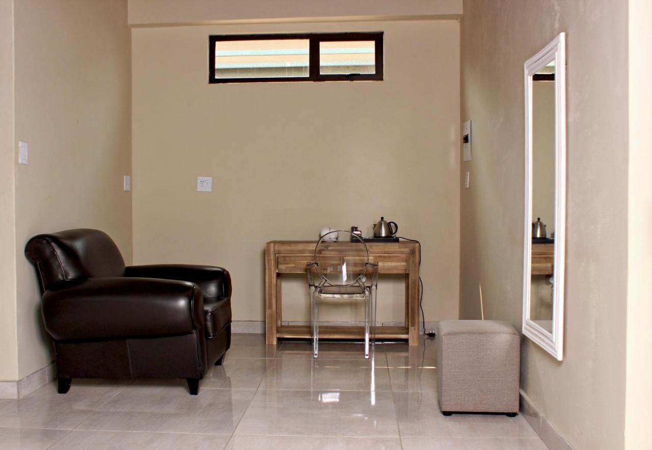 Zoe Bush Lodge Pretoria Exterior photo